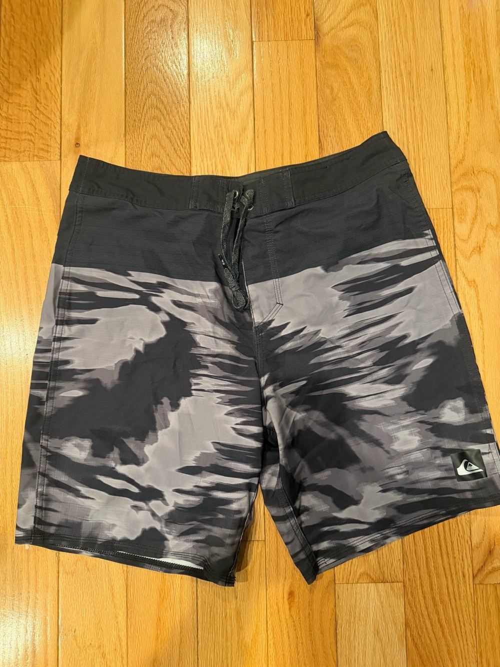 Quiksilver Men's Black & Gray Abstract Print Board Shorts